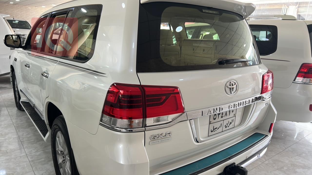 Toyota Land Cruiser